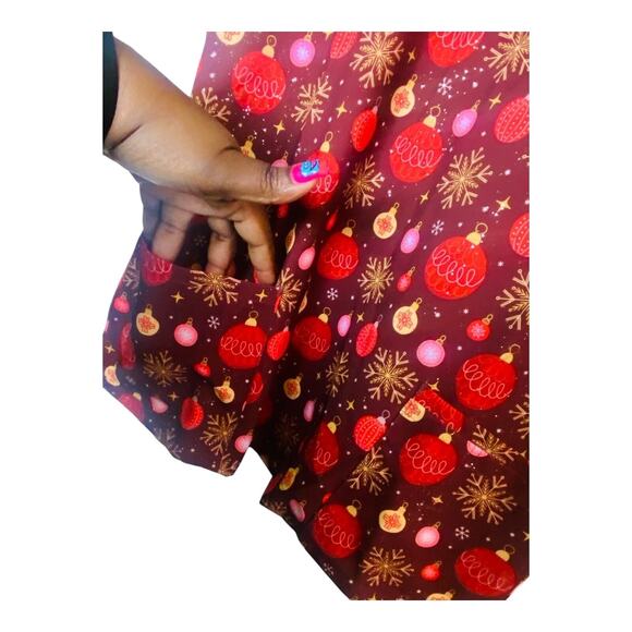 Revel Premium Stretch Scrub Top Christmas V Neck Multicolor Medium Lot of 5 - Picture 3 of 12